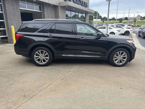Used 2021 Ford Explorer Limited w/ Equipment Group 301A AWD/4WD image 11