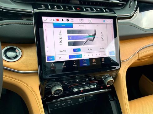 Used 2025 Jeep Grand Cherokee Summit image 33