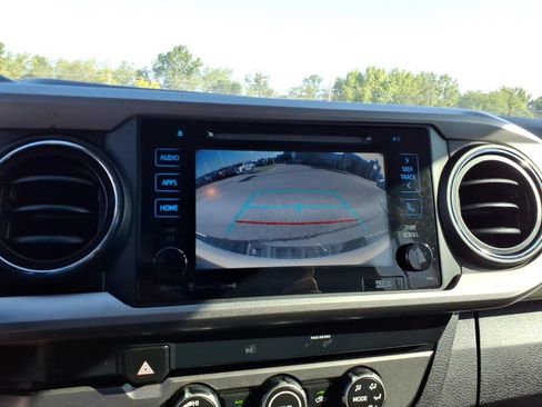 Used 2019 Toyota Tacoma SR5 RWD image 13