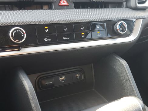 Used 2025 Kia Sportage LX image 22