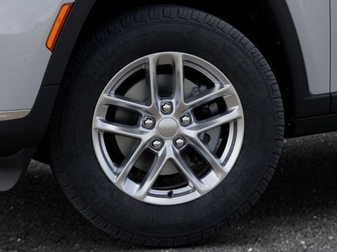New 2026 Jeep Grand Cherokee L 4WD image 8