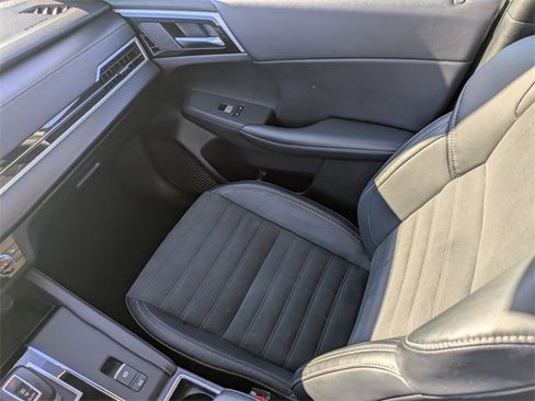 Used 2023 Mitsubishi Outlander SE image 19