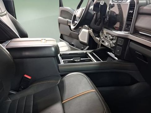 Used 2023 Ford F250 Platinum AWD/4WD image 14