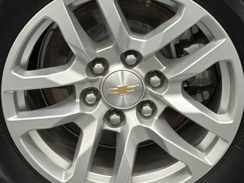 Used 2024 Chevrolet Suburban LT AWD/4WD image 5