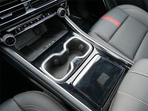 Used 2024 Chevrolet Traverse RS w/ LPO, Floor Liner Package image 22