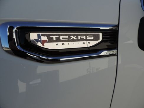 Certified 2023 GMC Sierra 1500 SLT image 17