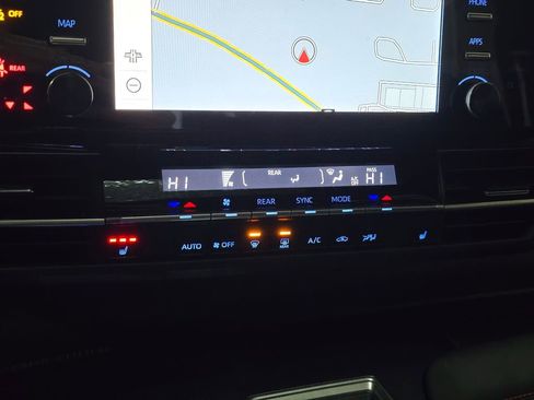 Used 2021 Toyota Sienna XSE image 14