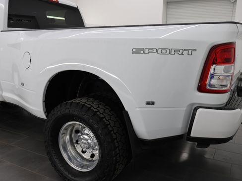 Used 2024 RAM 3500 Big Horn w/ Sport Appearance Package image 35
