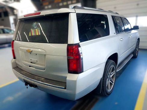 Used 2015 Chevrolet Suburban LTZ image 2