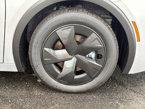 New 2026 Toyota Prius Plug-In Hybrid FWD image 14