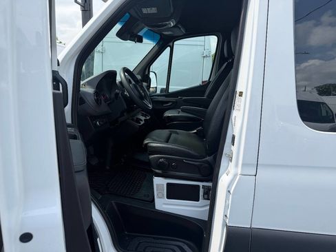 Used 2023 Mercedes-Benz Sprinter 1500 image 21