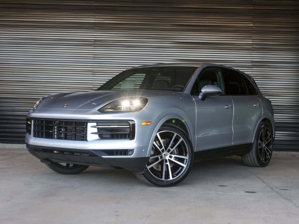 Certified 2026 Porsche Cayenne AWD/4WD image 1