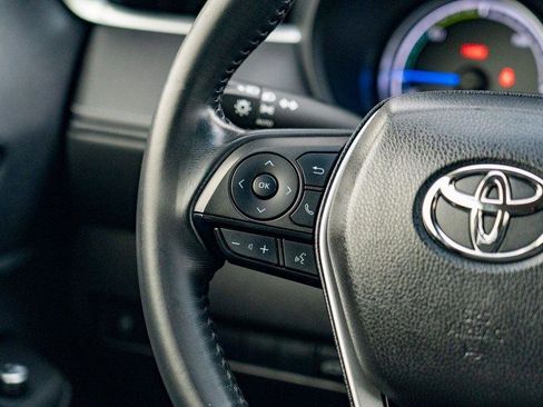 Used 2021 Toyota Venza LE image 20