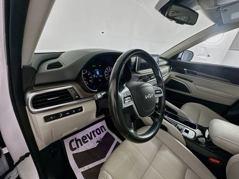 Used 2022 Kia Telluride EX w/ EX Premium Package FWD image 9