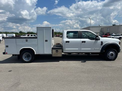 Used 2019 Ford F550 4x4 Crew Cab Super Duty w/ Power Equipment Group image 4