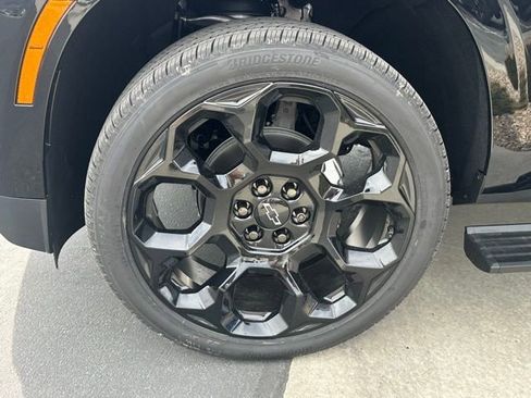 New 2026 Chevrolet Suburban High Country AWD/4WD image 32