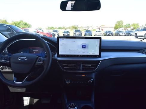 Used 2024 Ford Escape Platinum AWD/4WD image 35