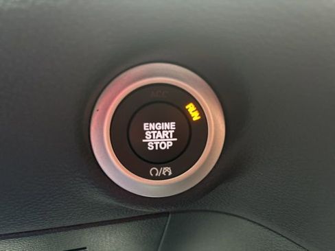 New 2026 Chrysler Pacifica Select image 23