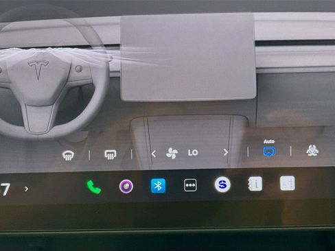 Used 2023 Tesla Model Y Long Range image 24