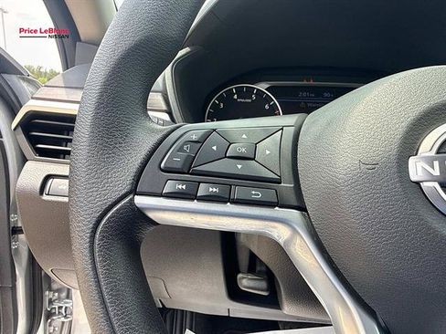 Used 2025 Nissan Altima 2.5 SV AWD/4WD image 21