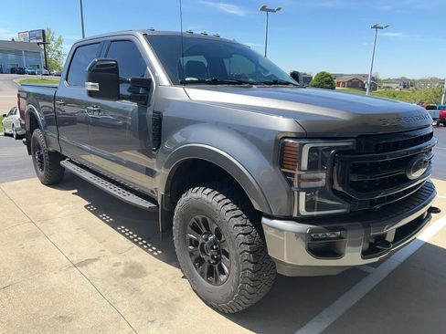 Used 2021 Ford F250 Lariat image 3