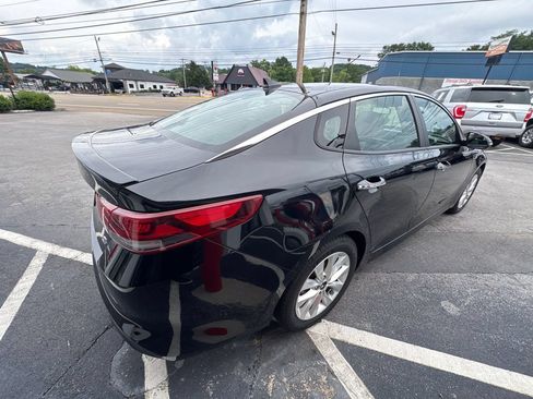 Used 2018 Kia Optima S FWD image 6