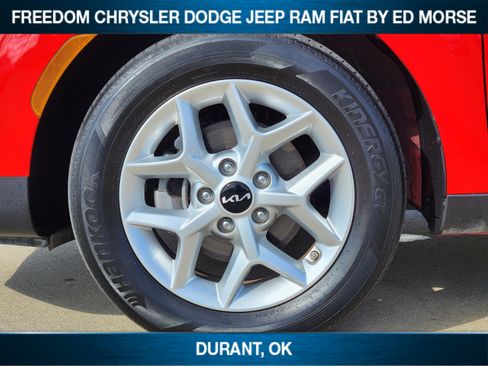 Used 2025 Kia Soul LX w/ LX Technology Package image 8