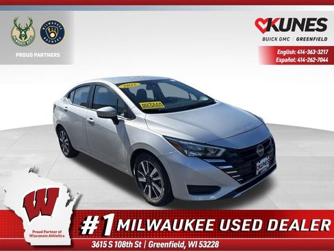 Used 2025 Nissan Versa SV FWD image 1