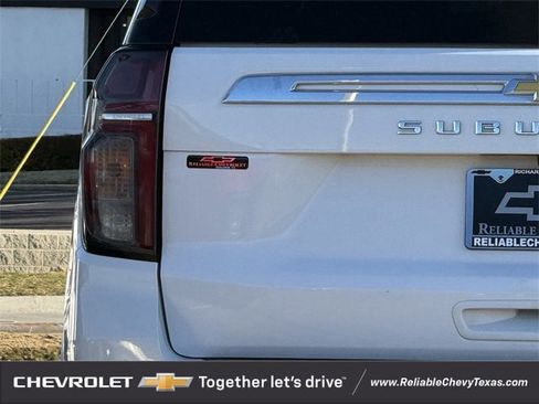 Used 2023 Chevrolet Suburban Premier image 9