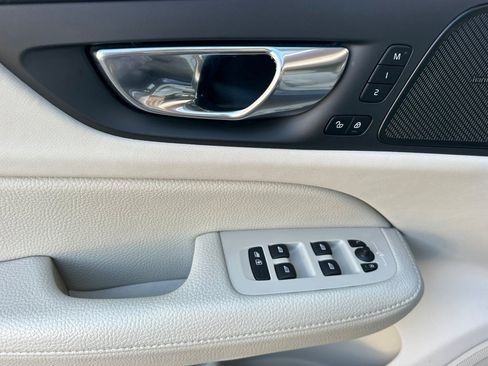 Used 2022 Volvo V60 T5 Cross Country w/ Advanced Package image 11