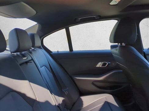 Used 2019 BMW 330i xDrive Sedan w/ Premium Package image 21