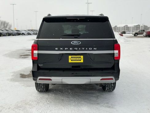 Used 2024 Ford Expedition XLT image 7