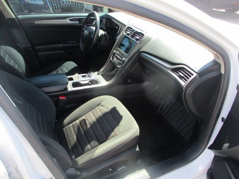 Used 2020 Ford Fusion SE AWD/4WD image 7