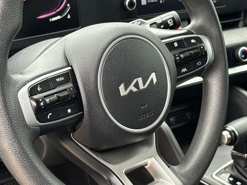 Used 2023 Kia Sportage LX image 29