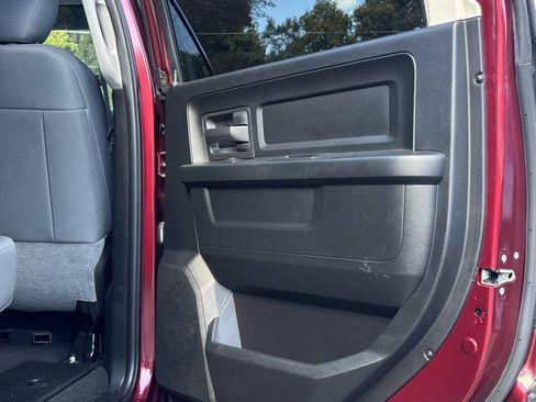Used 2018 RAM 1500 Express AWD/4WD image 21