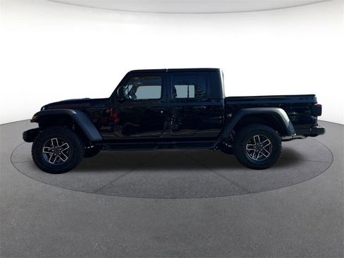 Used 2024 Jeep Gladiator Mojave image 2