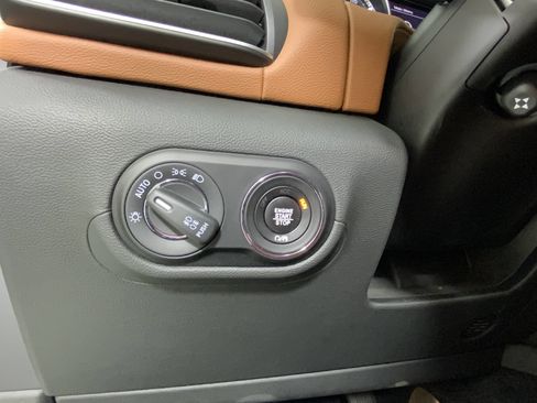 Certified 2022 Maserati Levante GT image 30