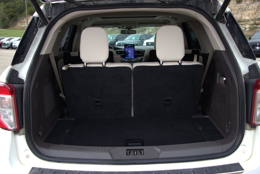 Used 2020 Ford Explorer Platinum w/ Premium Technology Package AWD/4WD image 21