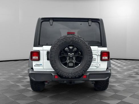 Used 2025 Jeep Wrangler Willys image 8