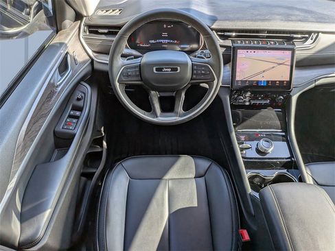 Used 2023 Jeep Grand Cherokee Limited w/ Trailer Tow Prep Group (B) image 17