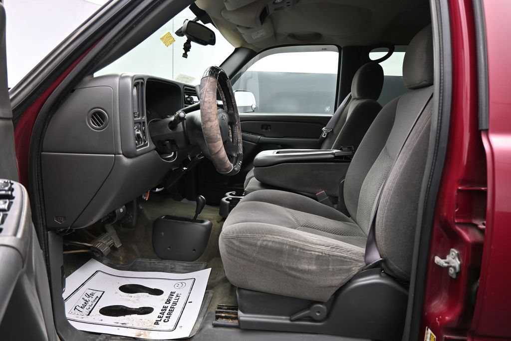 Used 2005 Chevrolet Silverado 2500 LS AWD/4WD image 9