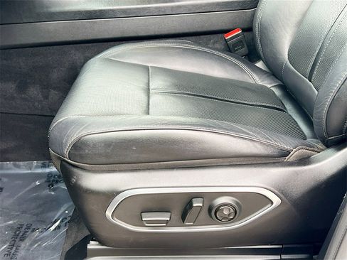 Used 2024 Jeep Wagoneer Series II w/ Flexible Seating Group image 20