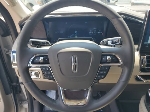 Certified 2024 Lincoln Navigator Reserve AWD/4WD image 14