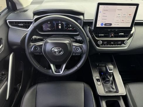 Used 2026 Toyota Corolla Cross XLE w/ Convenience Package image 12