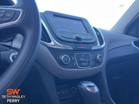 Used 2020 Chevrolet Equinox LS w/ LS Convenience Package image 22