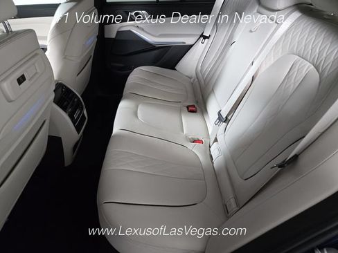 Used 2023 BMW X5 xDrive45e w/ Executive Package AWD/4WD image 15