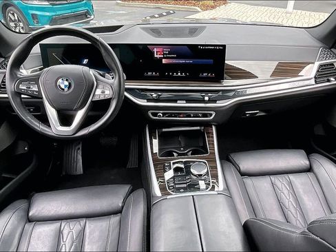 Used 2025 BMW X5 xDrive50e image 7