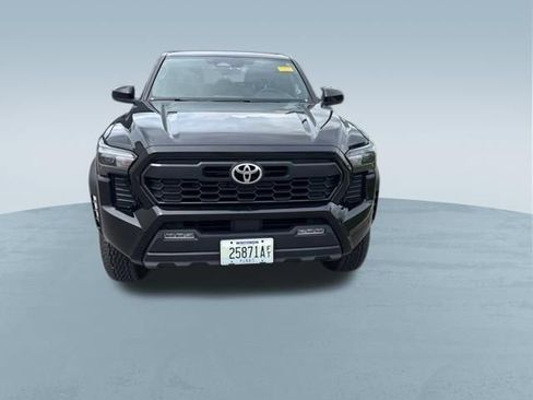 Used 2024 Toyota Tacoma TRD Off-Road AWD/4WD image 2
