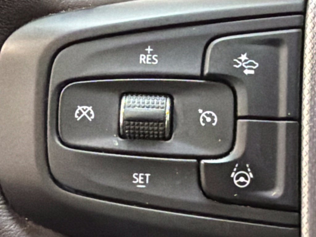 Used 2024 GMC Yukon Denali w/ Advanced Technology Package AWD/4WD image 24