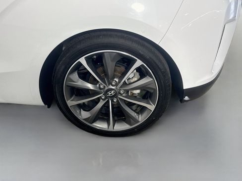 Used 2020 Hyundai Veloster 2.0 Premium FWD image 36